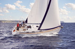 Bavaria_37_sail.jpg